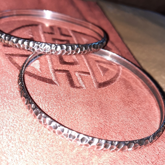 Hammered Handmde Silver Bangle Pair - Picture 7 of 13